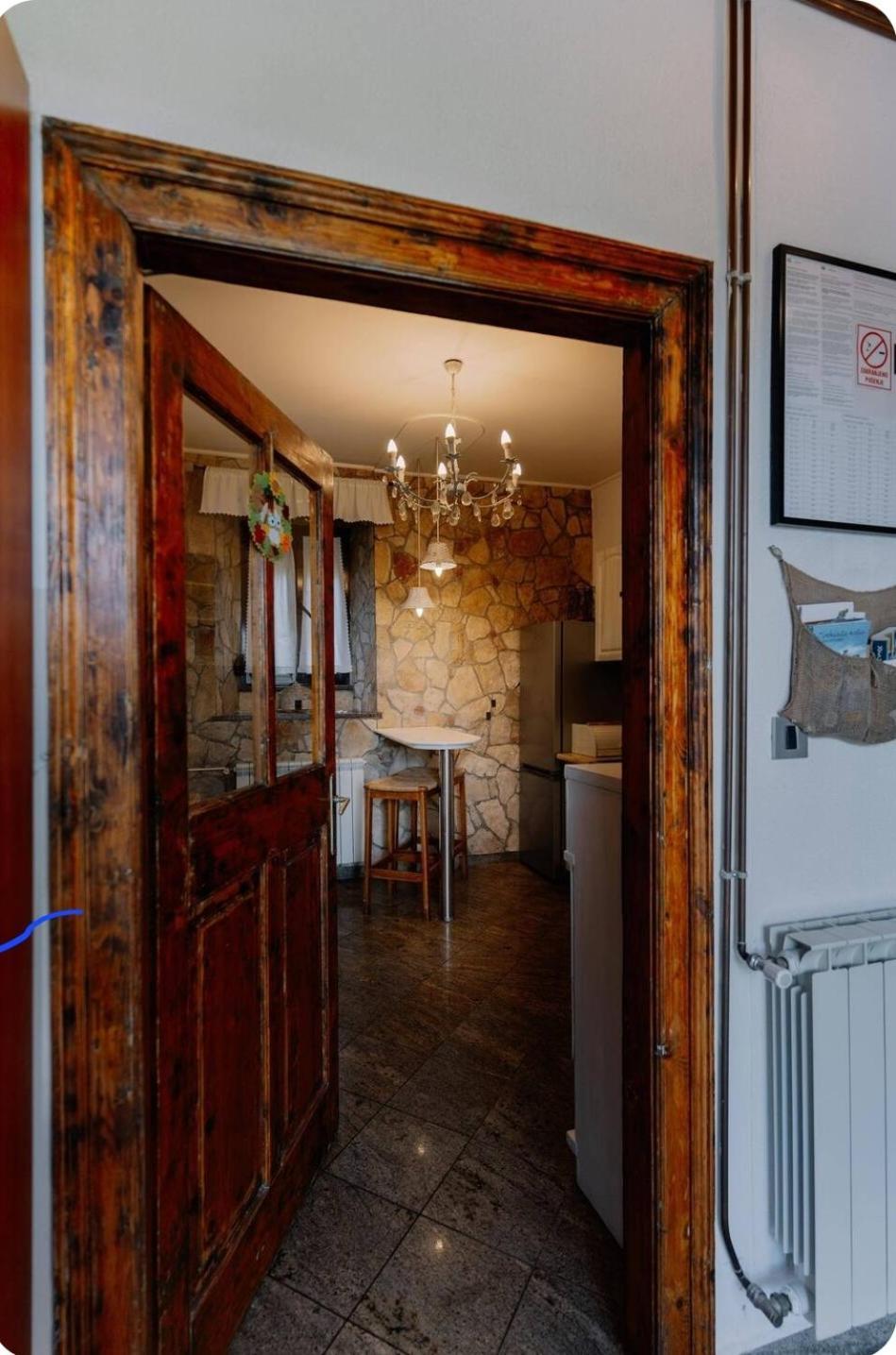 Luanas Rooms With Istrian Touch Buzet Luaran gambar